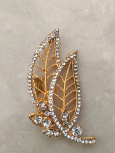 Beautiful Leaf Shaped Saree Pin With White Stones