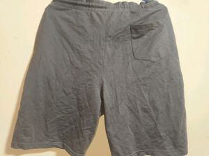 Men Short ( Like New)