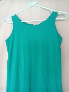 Sleevless Top 💚