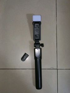 Tripod + Selfie Stick