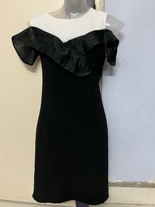 Korean Pintrest Princess Neck Black &amp; White Dress