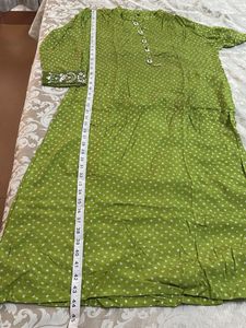 Green Bandhani Print Kurti Set