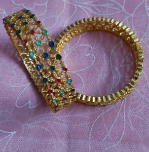 Gold Tone Bangle Set