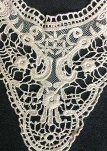 Vintage Lace Collar Applique 1