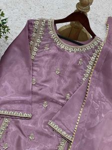 Beautiful Pakistani Suit🦢✨