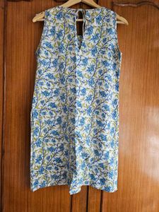 Gulab Chand Sleeveless Kurti