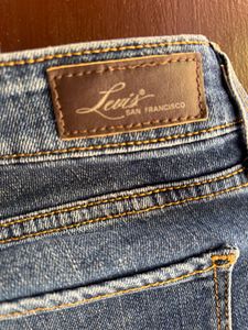 Levis Slim Fit Jeans