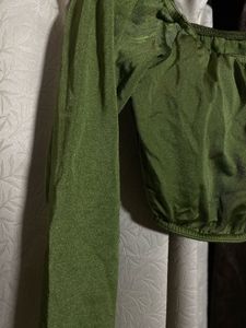 Green Long Sleeve Crop Top