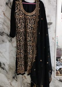 Elegant Embroidered Kurta Set