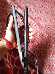 VEGA Hair Straightener
