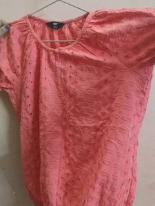Peach Eyelet Top Size (S)