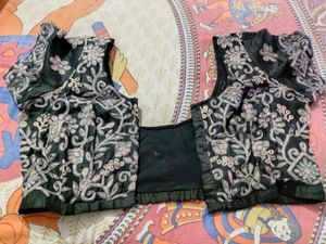 Grey Saree With Embroidery Blouse