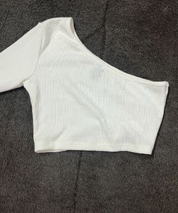 One Shoulder Crop Top Free Shorts
