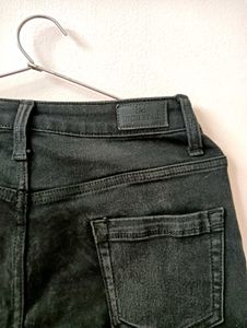 Women jeans mom Fit Mid Rise Clean Look Cropped