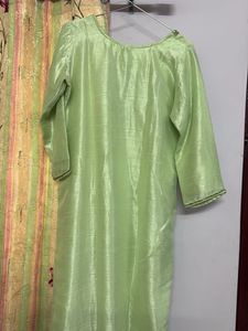 Elegant Green Kurta With Lace Duptta