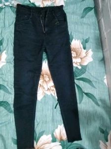 Black High-Waisted Skinny Jeans
