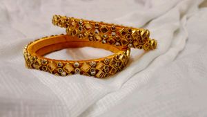 Golden Kundan 4 Bangles