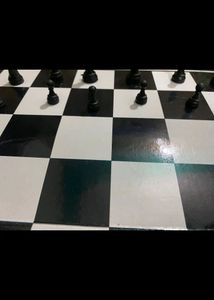 CHESS CARDBOARD WITH COMPLETE SET