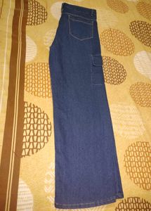 Women Cargo Straight Fit Jeans