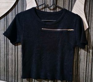Chic Black Zipper Detail Tee