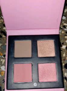 Myglamm Mini Eyeshadow Palette