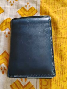 Stylish Wallet with 9 Card Slots