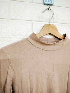 Fitted Peach Top