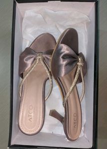 ✨Mauve Bow Kitten Heels✨💕
