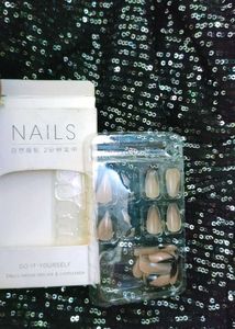 New Reusable Stick On Nails