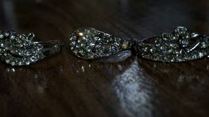 Sparkling Rhinestone Ring Set