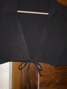 H&amp;M Tie Crop Top