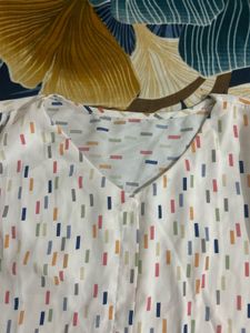 Patterned V-Neck Top