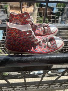 authentic converse motif