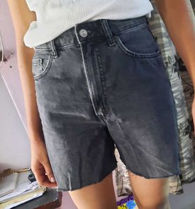 🩶Grey denim shorts