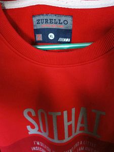 Red &#34;SOTHAT&#34; Graphic Sweatshirt