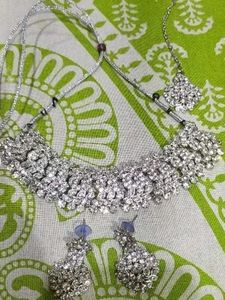Elegant Silver Jewelry Set