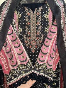 Elegant pakistani suit