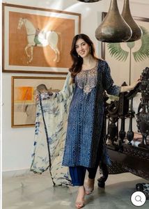 Brand New Xxl Elegant Blue Embroidered Kurta Set