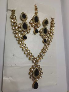 Beautiful Black Jewellery Set