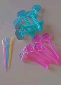 Hand &amp; Body Razor With 3 Fa