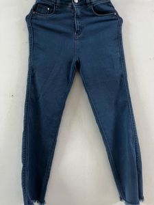 Frayed High-Waisted Jeans