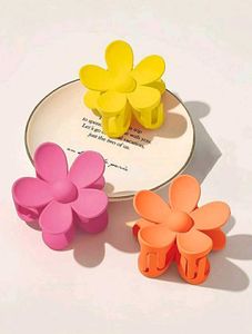 Flower Hair Claw Clips - Pack Of 3