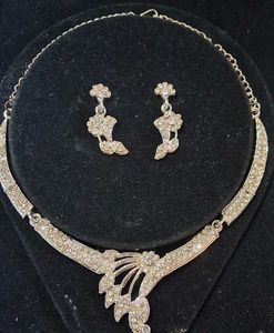 White Stone Jewellery Set