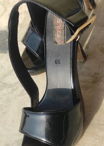 Balck Heels!!!!Must Grab