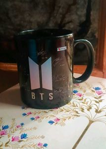 TNY BTS SIGNATURE (BLACK MUG)