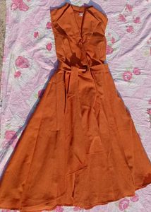 Sleeveless coral Dress with Belt