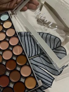 Mars Bronze Highlight Palette Concealer