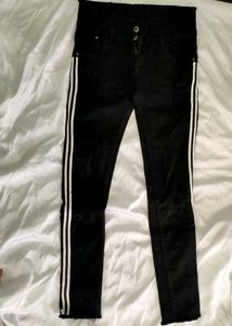 Black Skinny Jean With Side Strip 🖤