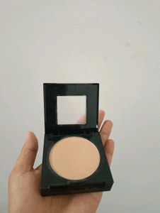 Makeup Bundle: Eyeshadow, Powder &amp; Brightener