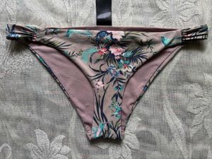 H&amp;M Reversible Tropical Bird Floral Bikini Bottoms